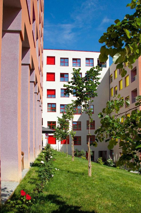 Comfy Studio At 'Mangalem21 Complex' Parking-Wifi-Ac-View تيرانا المظهر الخارجي الصورة